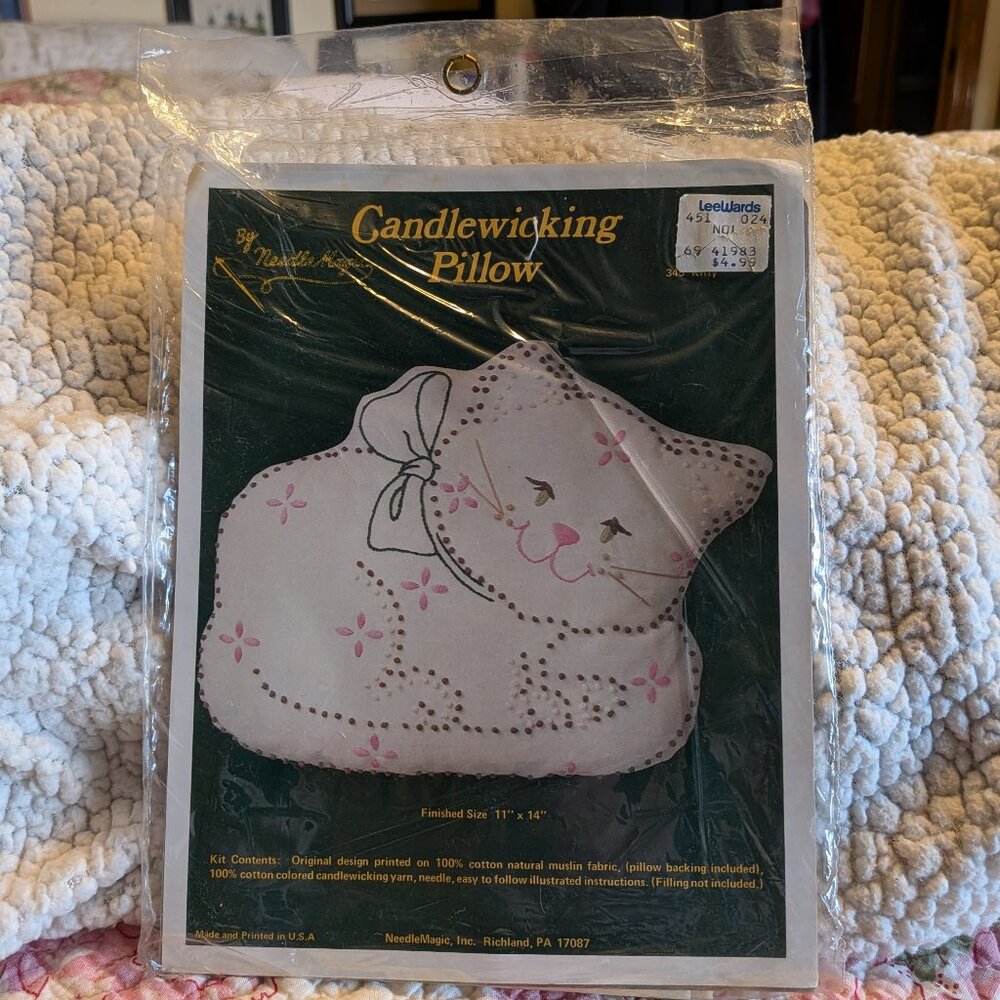Vintage Needle Magic Candlewicking Pillow Kit 345 KITTY Finished Size 11x14" CAT